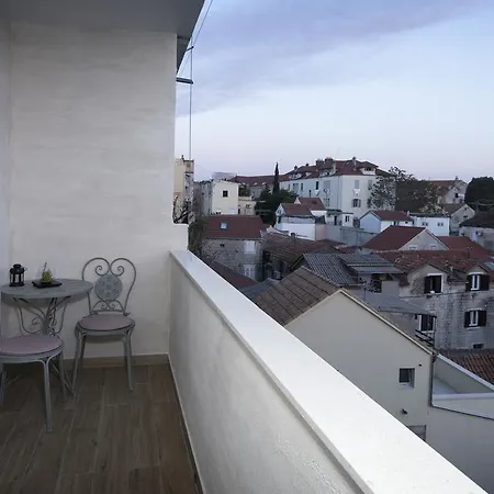 Guest House Laura Split Exterior photo
