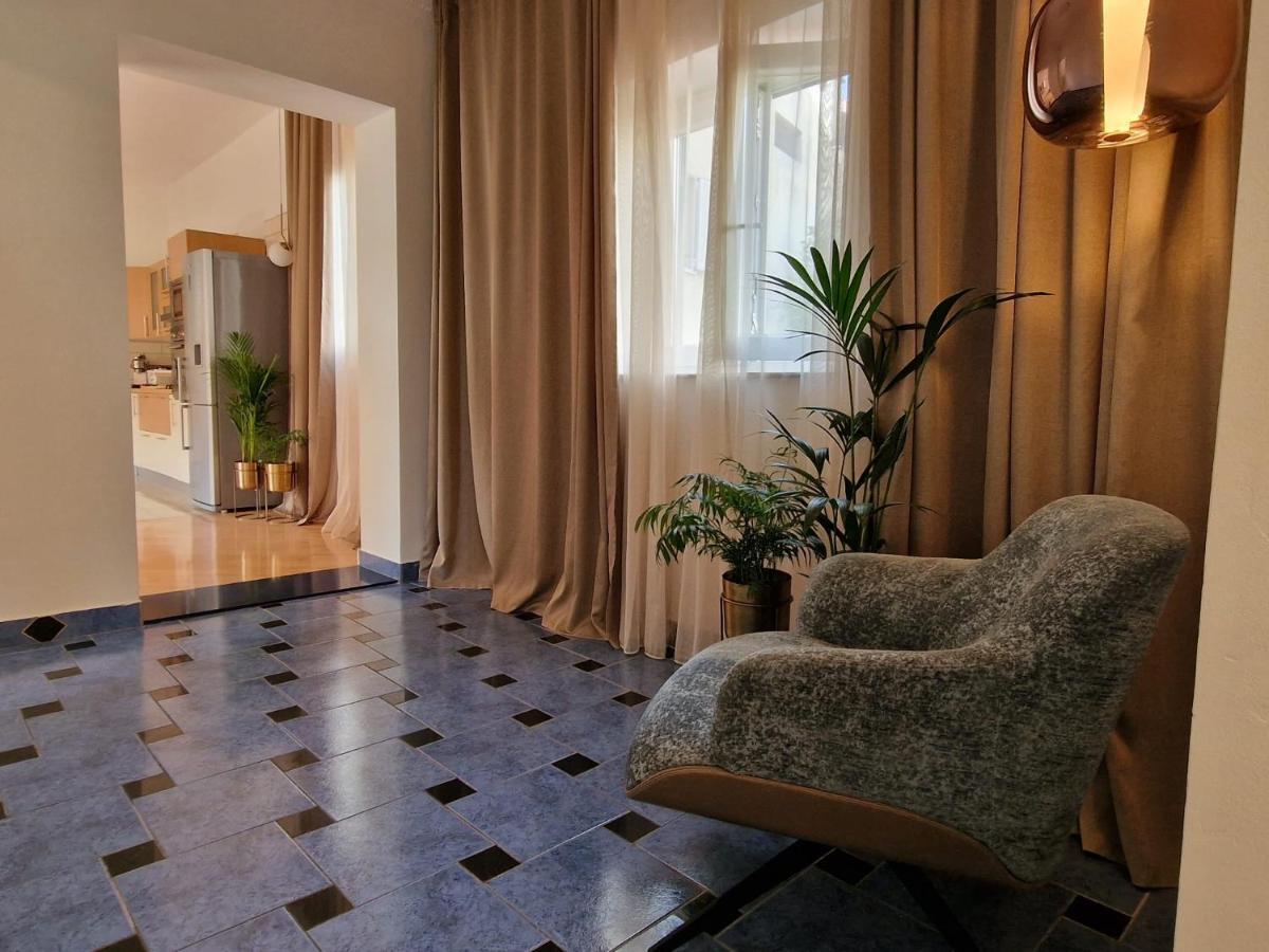 Laura Guest house 2*
