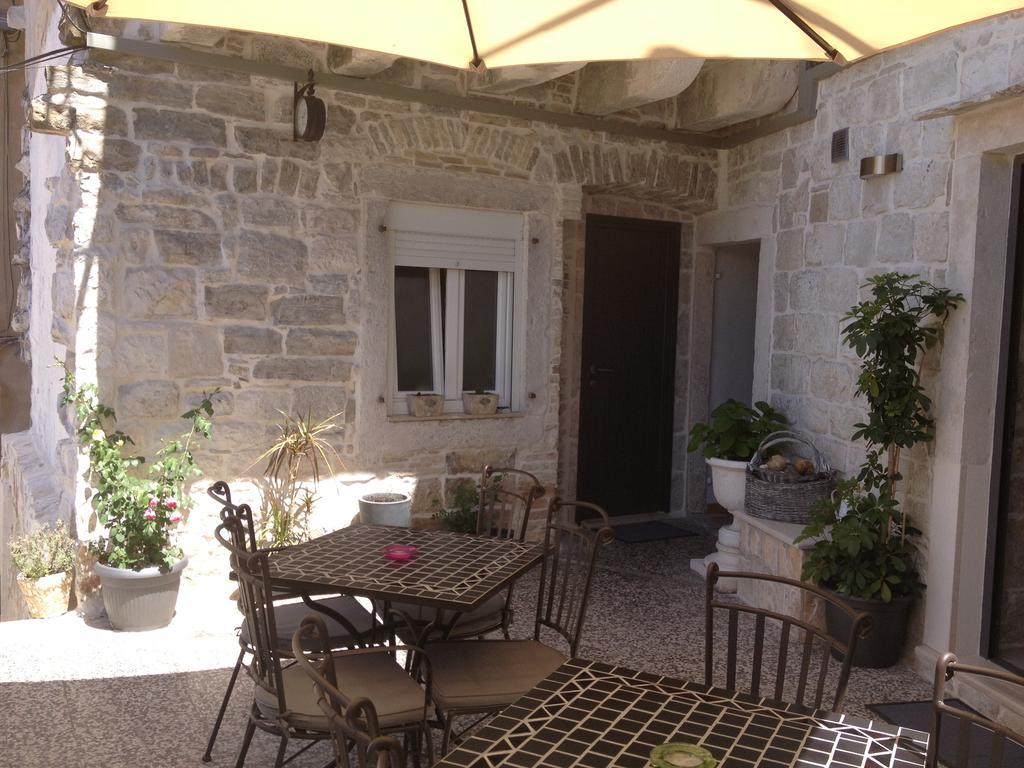 Laura Guest house 2*